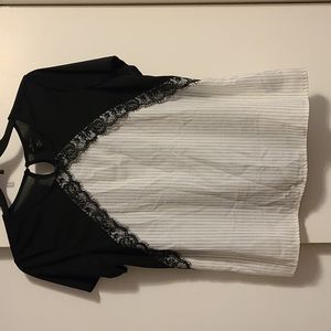 Worthington XL women's black and white blouse with lace trim